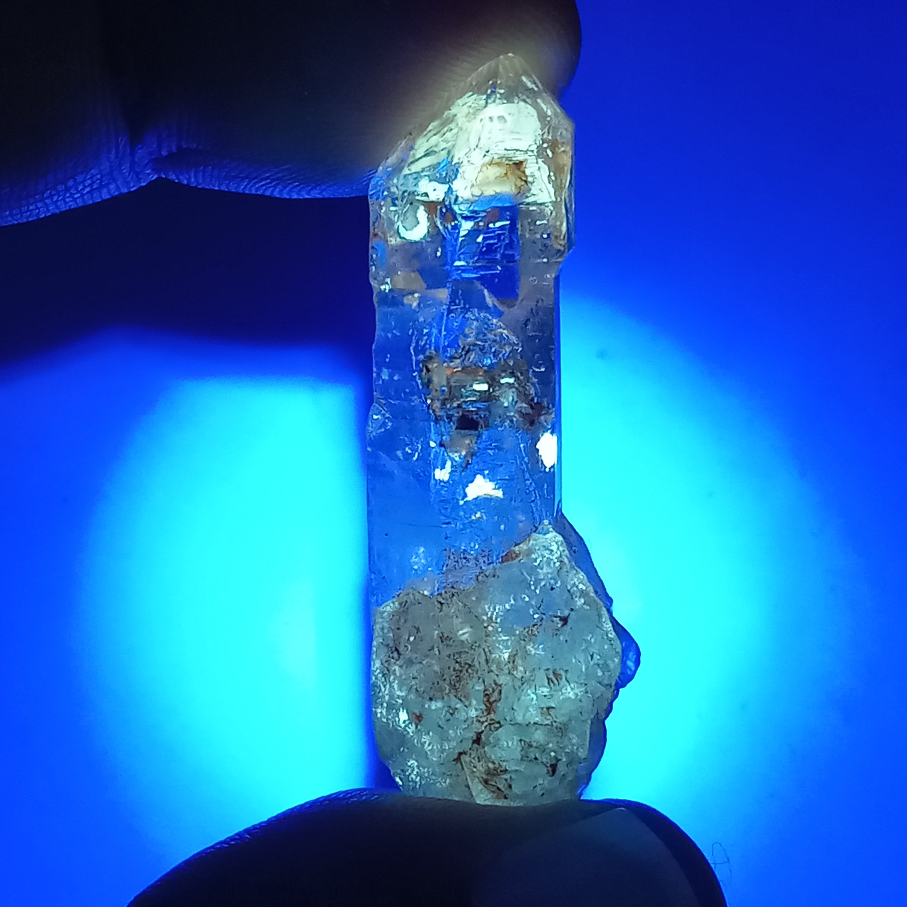 Scepter Enhydro Petroleum Quartz with Visible Oil Bubble & UV Reactive Inclusions