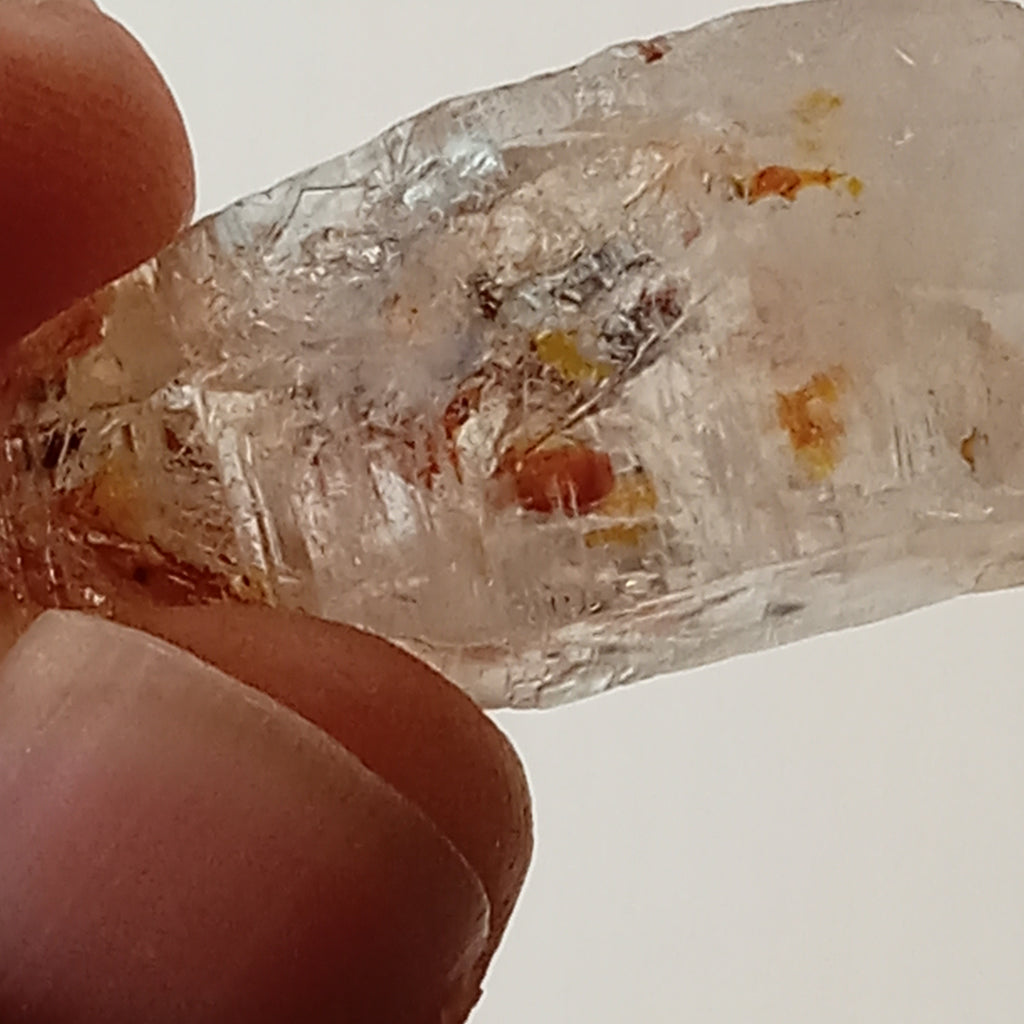 Petroleum Enhydro Quartz Crystal with Two Moving Bubbles and Floating Carbon Sand