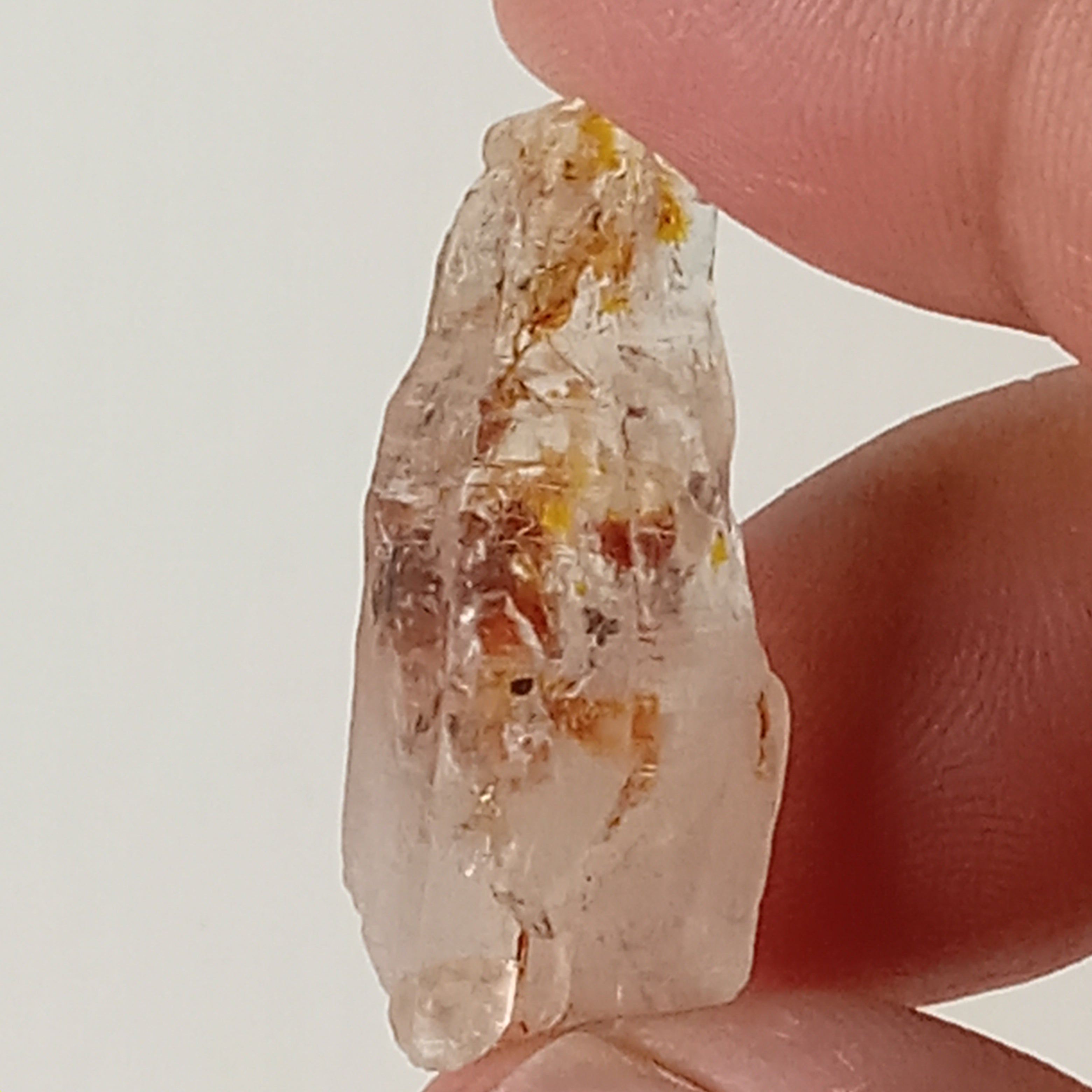 Petroleum Enhydro Quartz Crystal with Two Moving Bubbles and Floating Carbon Sand