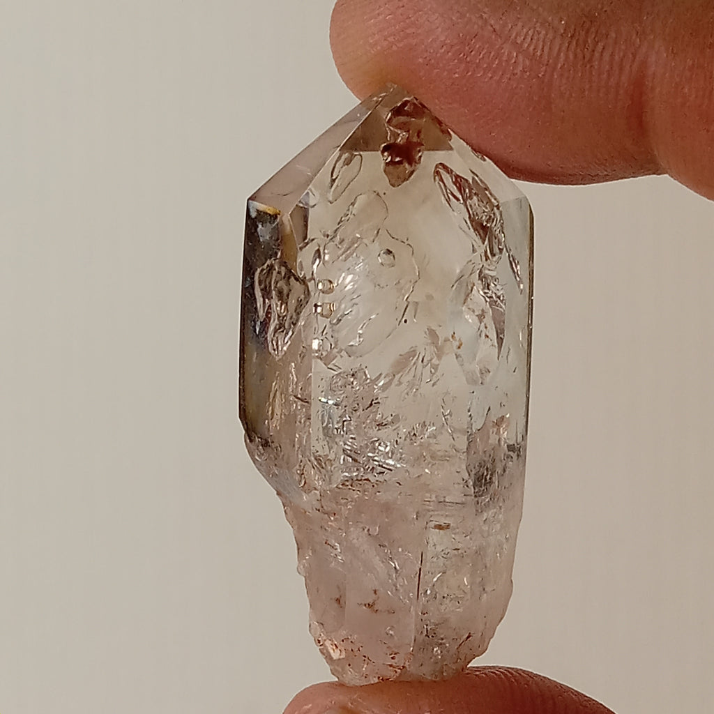 Petroleum Enhydro Quartz with Two UV-Reactive Moving Bubbles
