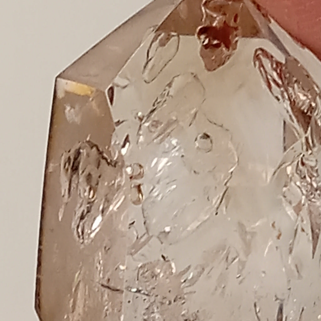 Petroleum Enhydro Quartz with Two UV-Reactive Moving Bubbles