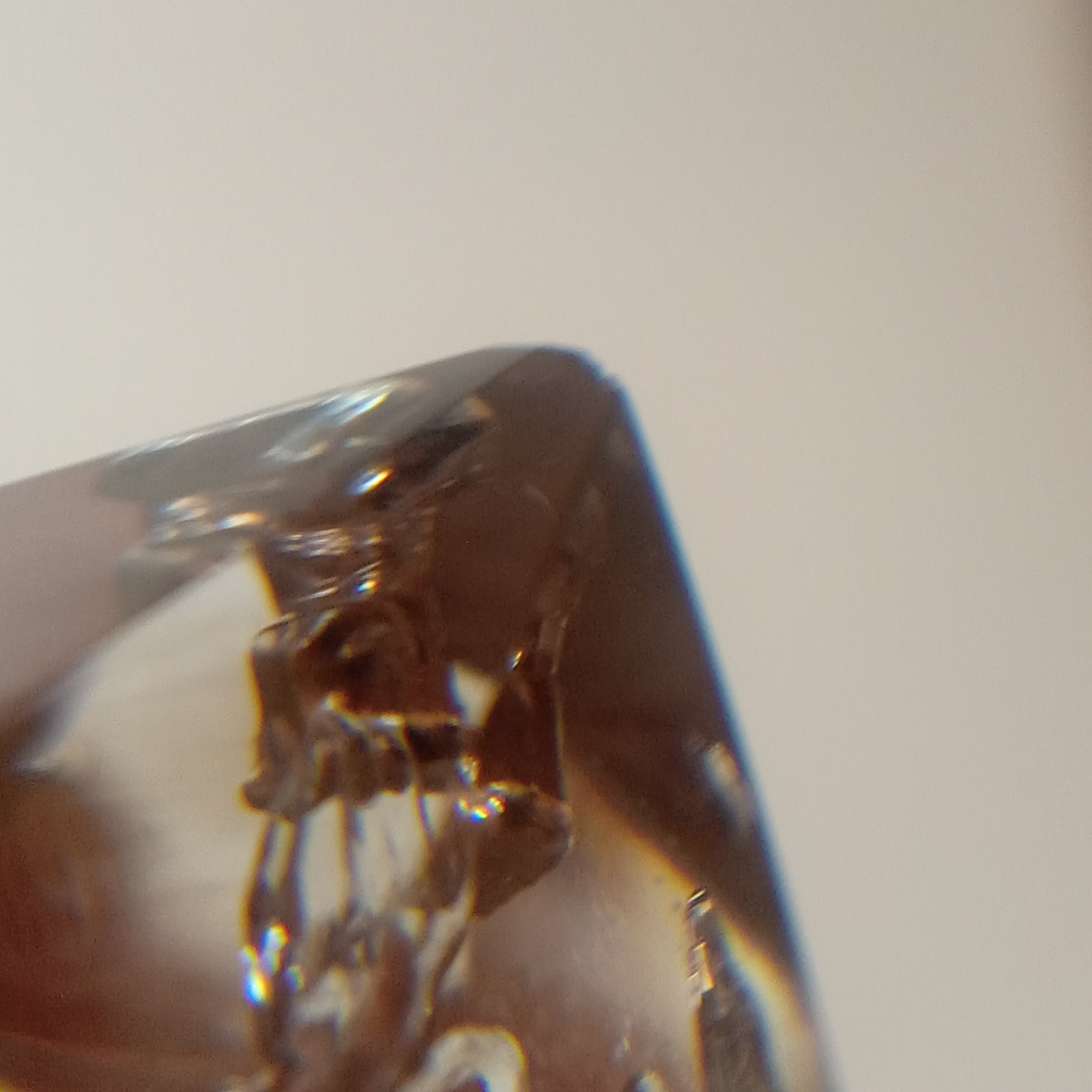 Petroleum Enhydro Quartz with Two UV-Reactive Moving Bubbles