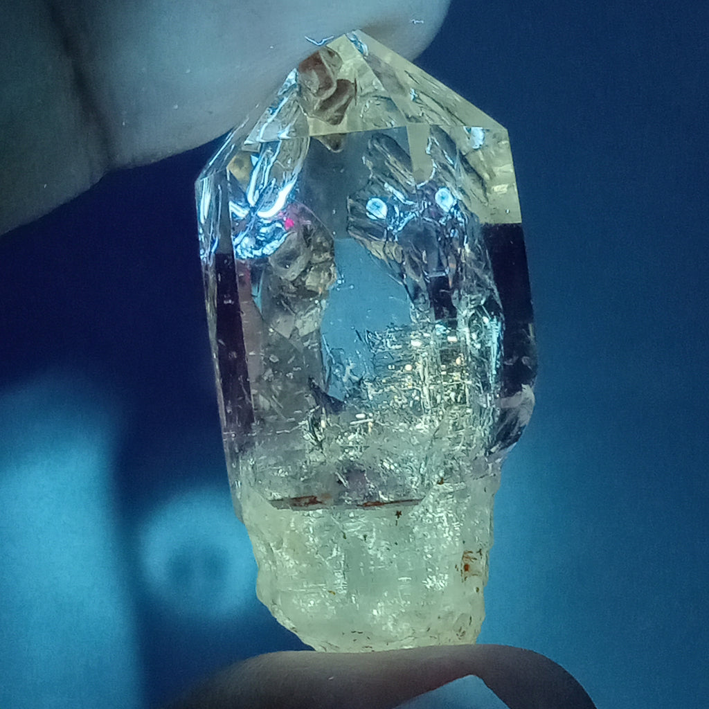 Petroleum Enhydro Quartz with Two UV-Reactive Moving Bubbles