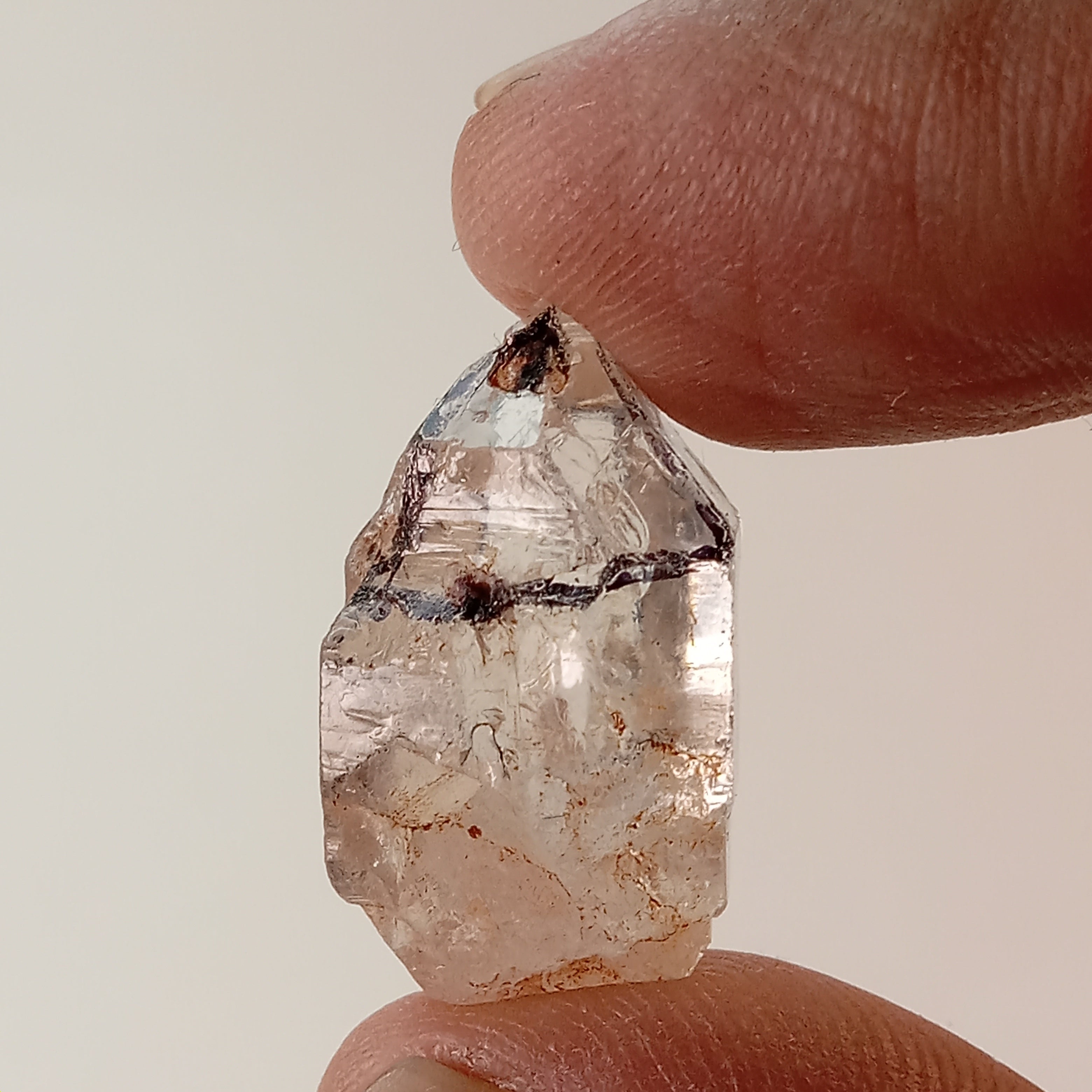 Petroleum Enhydro Quartz with Microscopic Oil Bubble and Enhydro Bubble