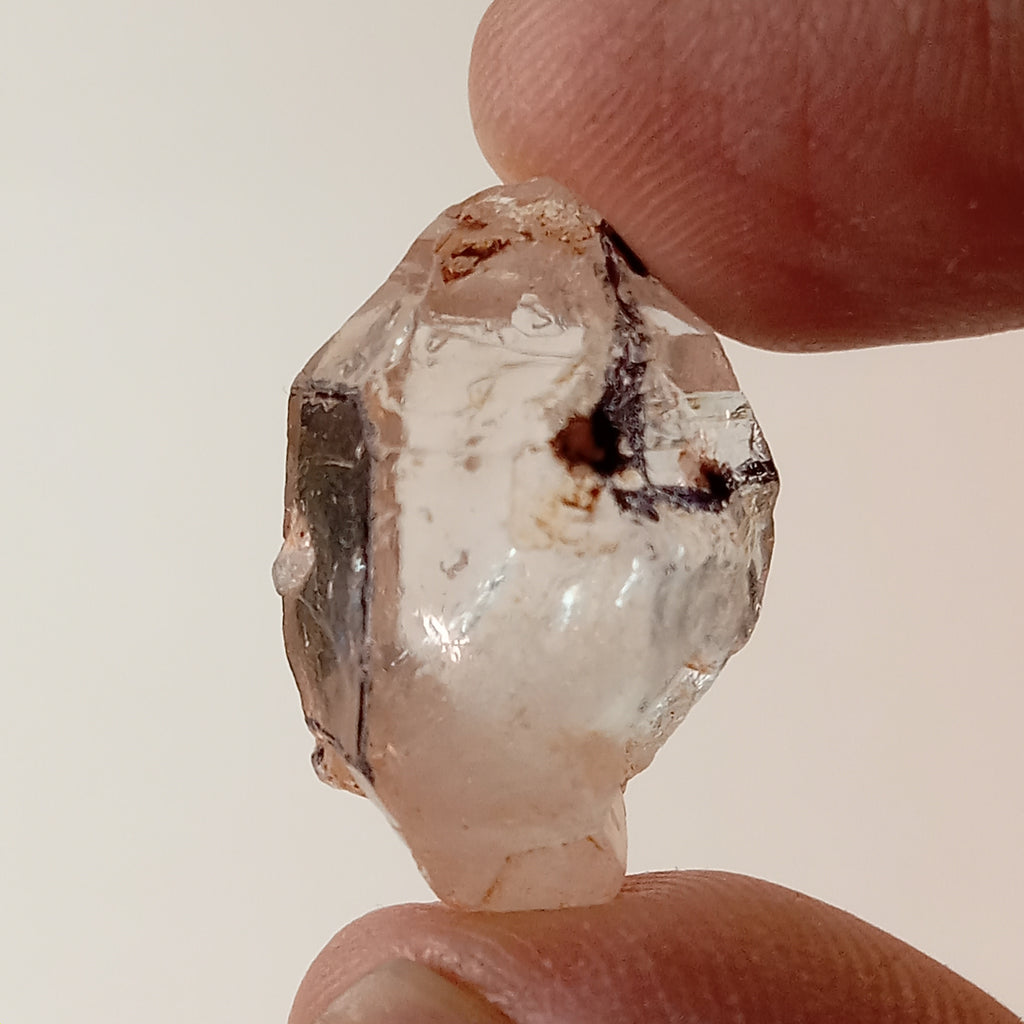Petroleum Enhydro Quartz with Microscopic Oil Bubble and Enhydro Bubble