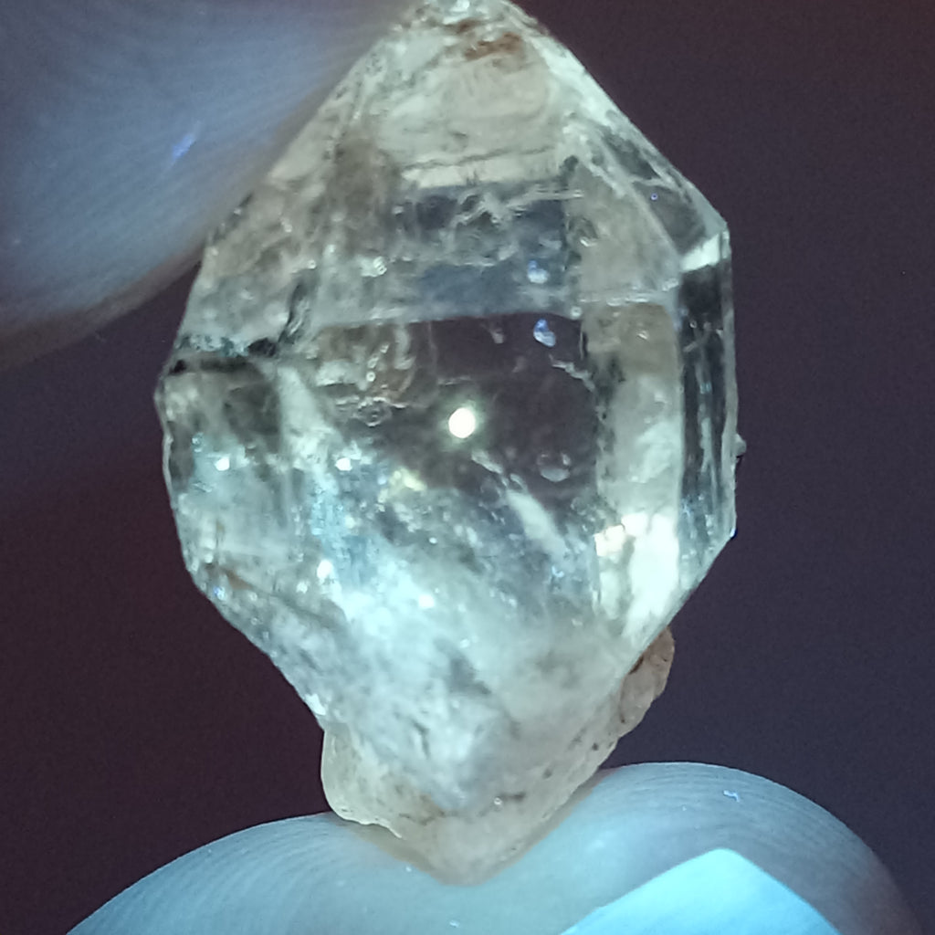 Petroleum Enhydro Quartz with Microscopic Oil Bubble and Enhydro Bubble